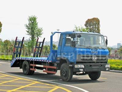 東風(fēng)153挖掘機拖板車