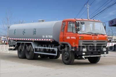 國四東風后八輪灑水車