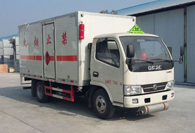 國(guó)五東風(fēng)易燃液體廂式運(yùn)輸車(chē) 